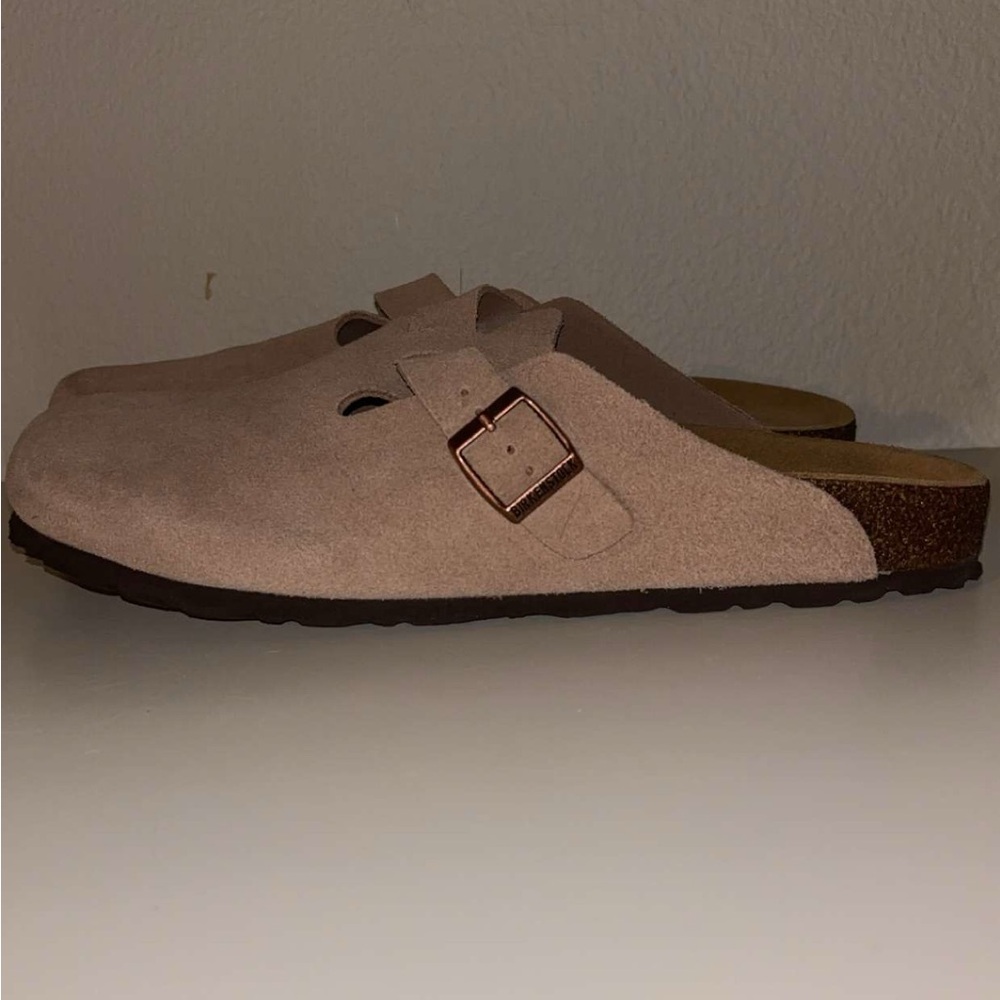 Birkenstock tan clogs